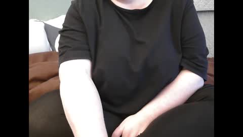 Snapshot of marthabriest chatting on 03/10/25, 09:32 Martha online show from 03/10/25, 09:32