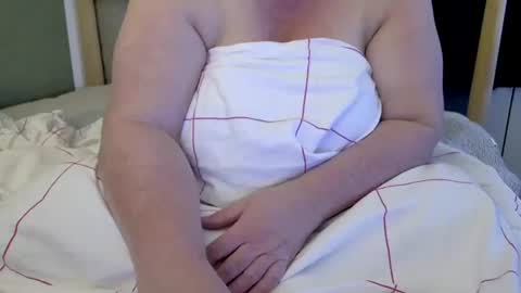 Snapshot of marthabriest chatting on 09/10/25, 06:35 Martha online show from 09/10/25, 06:35