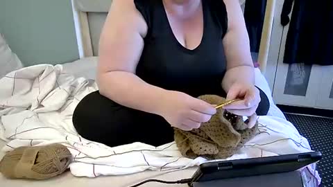 Snapshot of marthabriest chatting on 09/22/25, 07:43 Martha online show from 09/22/25, 07:43