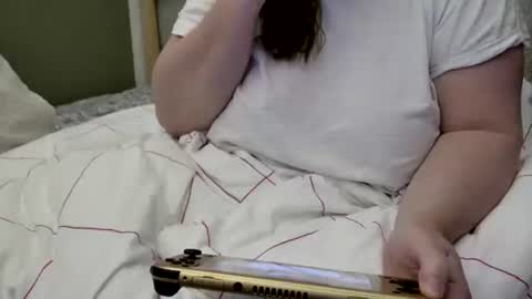 Snapshot of marthabriest chatting on 11/16/25, 03:45 Martha online show from 11/16/25, 03:45