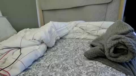 Snapshot of marthabriest chatting on 11/21/25, 07:51 Martha online show from 11/21/25, 07:51