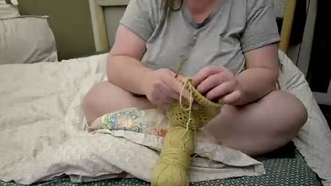 Snapshot of marthabriest chatting on 12/05/25, 04:32 Martha online show from 12/05/25, 04:32