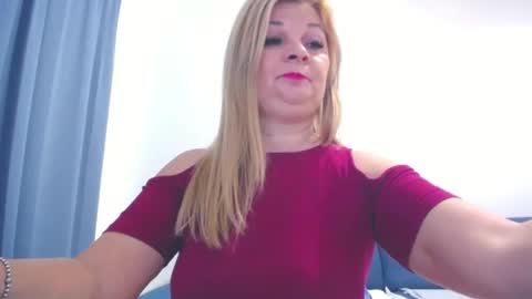 Snapshot of marthanollan chatting on 02/14/25, 07:49 Martha online show from 02/14/25, 07:49