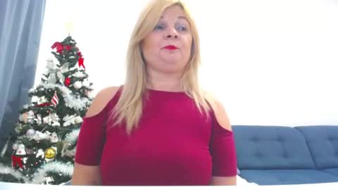 Snapshot of marthanollan chatting on 12/19/25, 08:54 Martha online show from 12/19/25, 08:54