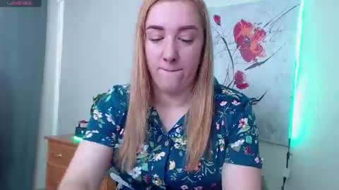 Snapshot of marthasimons chatting on 06/21/26, 04:04 Martha online show from 06/21/26, 04:04