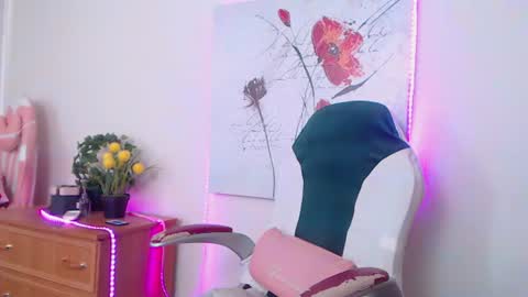 Snapshot of marthasimons chatting on 07/15/26, 04:18 Martha online show from 07/15/26, 04:18