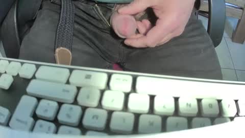 Snapshot of martial04 chatting on 01/27/25, 11:54 martial04 online show from 01/27/25, 11:54