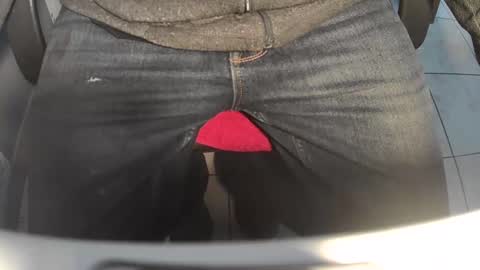 Snapshot of martial04 chatting on 01/31/25, 09:48 martial04 online show from 01/31/25, 09:48