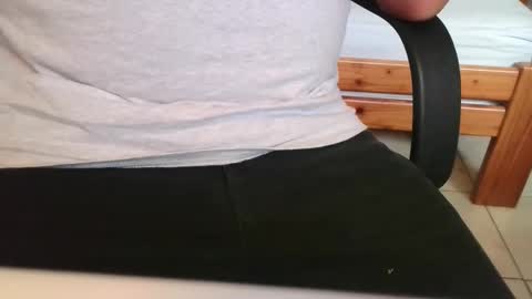 Snapshot of martial04 chatting on 10/22/25, 11:21 martial04 online show from 10/22/25, 11:21