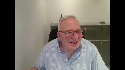 Snapshot of martin_1947 chatting on 09/20/25, 10:33 martin_1947 online show from 09/20/25, 10:33