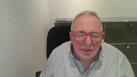 martin_1947 online show from 11/04/25, 10:53