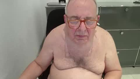 martin_1947 online show from 01/08/26, 12:24