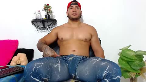 Snapshot of martin_fiit chatting on 10/31/25, 10:33 Martin instagrammartinfiit online show from 10/31/25, 10:33