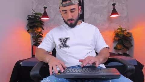 Snapshot of martin_foster_ chatting on 04/04/26, 04:00 Martin Foster online show from 04/04/26, 04:00