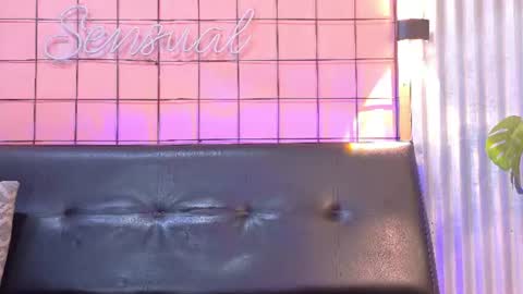 Snapshot of martin_killer chatting on 06/13/26, 01:25 Martin online show from 06/13/26, 01:25