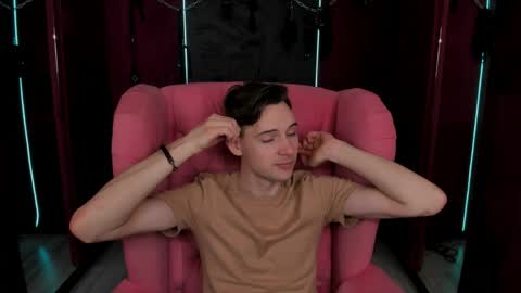 Snapshot of martin_perry chatting on 04/07/26, 12:16 Martin online show from 04/07/26, 12:16