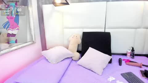 Snapshot of martina_armos chatting on 04/21/26, 11:27 Martina online show from 04/21/26, 11:27