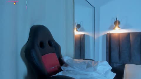 Snapshot of martina_jackson_ chatting on 11/09/25, 07:23 Laura online show from 11/09/25, 07:23