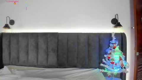 Snapshot of martina_jackson_ chatting on 11/23/25, 07:57 Laura online show from 11/23/25, 07:57