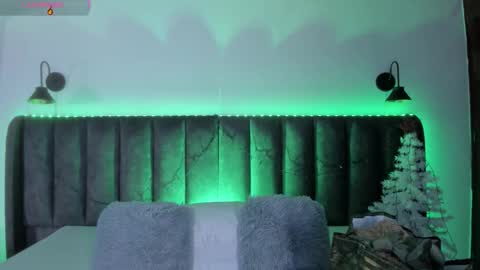 Snapshot of martina_jackson_ chatting on 11/29/25, 07:39 Laura online show from 11/29/25, 07:39