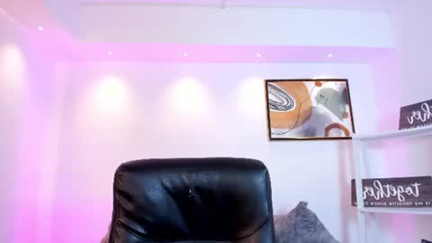 Snapshot of martina_mancinii chatting on 07/10/26, 12:30 Martina online show from 07/10/26, 12:30