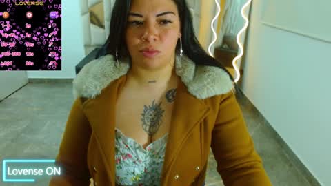 Snapshot of martina_tay chatting on 01/15/25, 03:22 Hey im martina online show from 01/15/25, 03:22