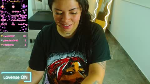 Snapshot of martina_tay chatting on 01/25/25, 08:10 Hey im martina online show from 01/25/25, 08:10