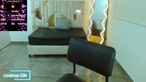 Snapshot of martina_tay chatting on 02/06/25, 01:27 Hey im martina online show from 02/06/25, 01:27