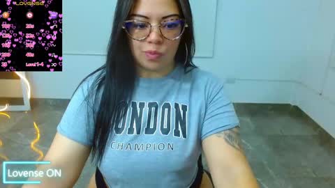 Snapshot of martina_tay chatting on 03/04/25, 03:11 Hey im martina online show from 03/04/25, 03:11