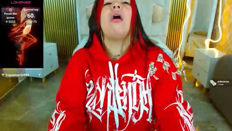 Snapshot of martina_tay chatting on 09/25/25, 03:43 Hey im martina online show from 09/25/25, 03:43