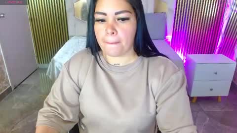 Snapshot of martina_tay chatting on 06/17/26, 05:21 Hey im martina online show from 06/17/26, 05:21