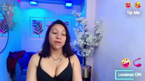 Snapshot of martina_taylorrr chatting on 06/12/26, 03:27 martina_taylorrr online show from 06/12/26, 03:27