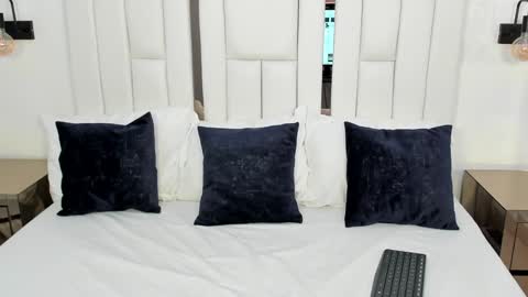 Snapshot of martina_xblack chatting on 01/18/25, 08:19 Martina Black online show from 01/18/25, 08:19