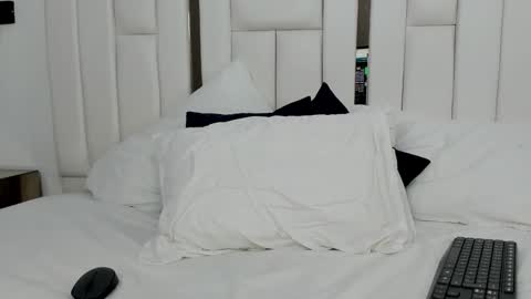 Snapshot of martina_xblack chatting on 01/25/25, 11:11 Martina Black online show from 01/25/25, 11:11