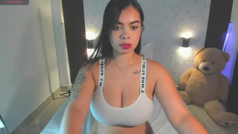 Snapshot of martinabianchi chatting on 05/14/26, 11:33 martina Bianchi online show from 05/14/26, 11:33