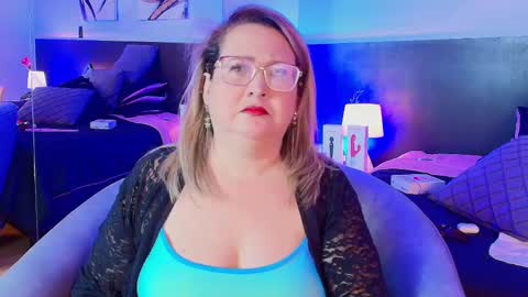 Martina Caicedo online show from 03/09/25, 12:42