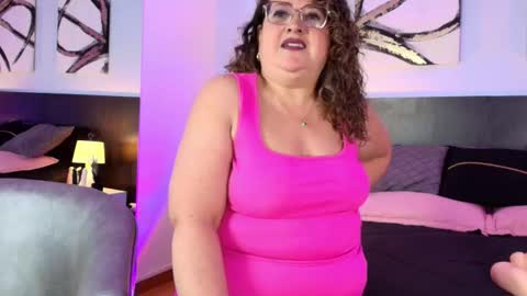 Martina Caicedo online show from 10/16/25, 10:16