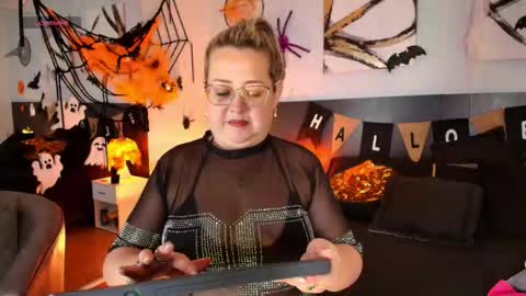 Martina Caicedo online show from 10/25/25, 10:34