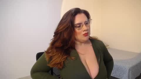 Snapshot of martinaguzmann chatting on 10/04/25, 11:47 Martina online show from 10/04/25, 11:47