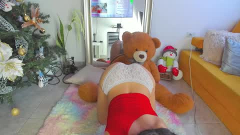 Snapshot of martinarossi chatting on 12/26/24, 04:47 ...  ... online show from 12/26/24, 04:47