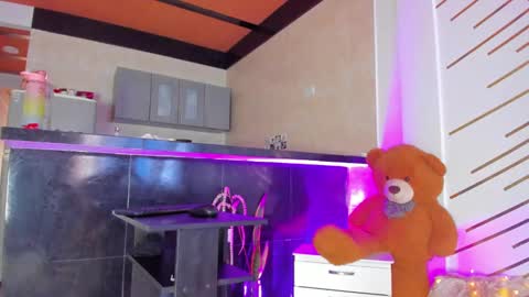 Snapshot of martinarossi chatting on 02/03/25, 06:39 ...  ... online show from 02/03/25, 06:39