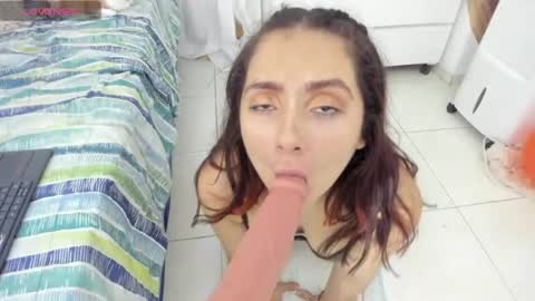 Snapshot of martinarossi chatting on 07/16/26, 08:15 ... ... online show from 07/16/26, 08:15