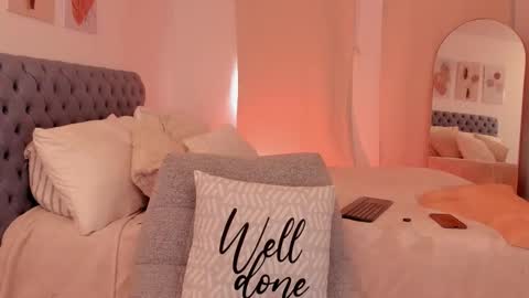 Martina online show from 10/27/25, 01:37