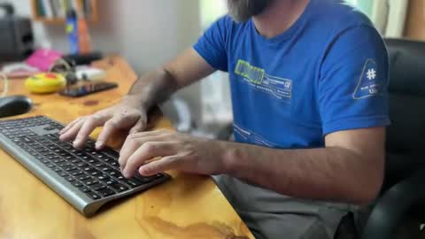 Snapshot of martincito22xl chatting on 12/23/24, 01:35 Martincito online show from 12/23/24, 01:35