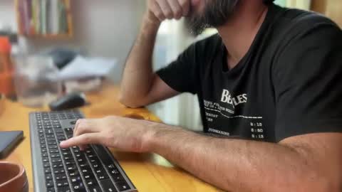 Snapshot of martincito22xl chatting on 02/19/25, 03:05 Martincito online show from 02/19/25, 03:05