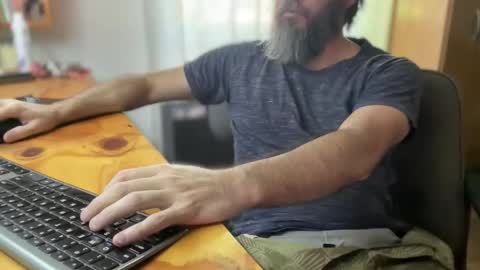 Snapshot of martincito22xl chatting on 11/27/25, 11:23 Martincito online show from 11/27/25, 11:23