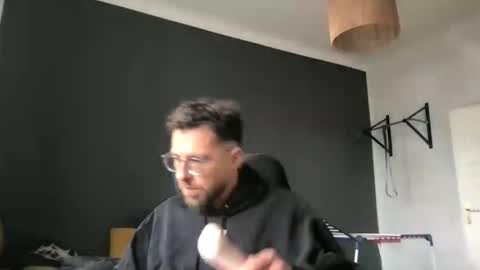 martinmagic467659 online show from 12/14/25, 11:15