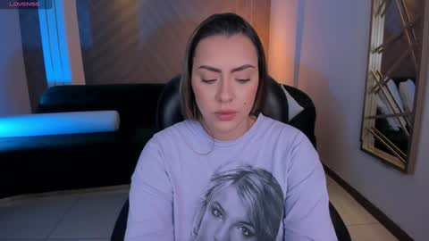 Snapshot of martinnabonnet chatting on 01/13/25, 01:39 Martinna Bonnet online show from 01/13/25, 01:39