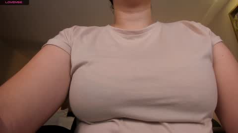 Snapshot of martinnabonnet chatting on 02/02/25, 10:24 Martinna Bonnet online show from 02/02/25, 10:24