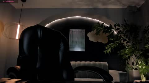 Snapshot of martinnabonnet chatting on 02/09/25, 10:20 Martinna Bonnet online show from 02/09/25, 10:20